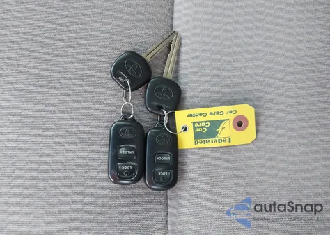 2006 Toyota Corolla Le z USA, uszkodzony, nr VIN 2T1BR32E76C707653